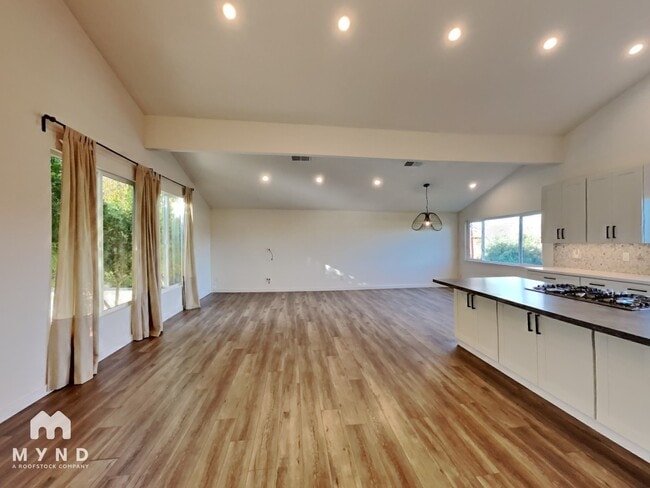 Building Photo - 13155 Portofino Dr