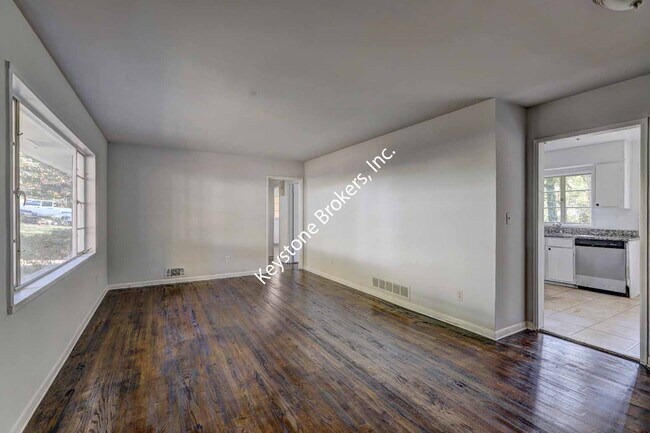 Foto del edificio - 2320 Britley Terrace