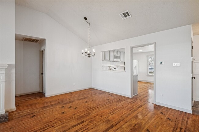 Building Photo - 2824 Meadow Brook Ct