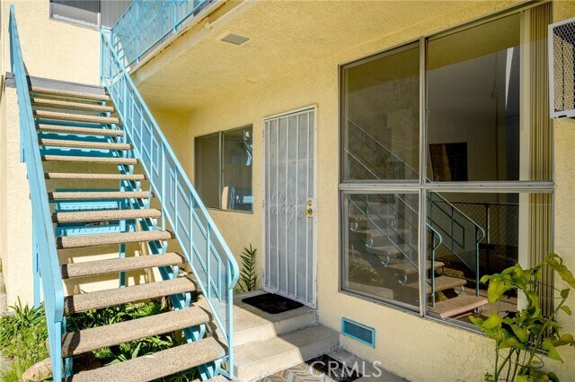 Foto del edificio - 208 E Chevy Chase Dr