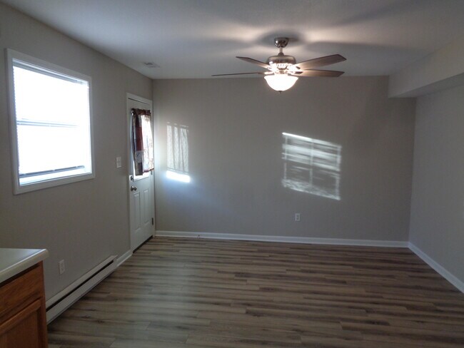 Building Photo - 4705 Apple Tree Ln