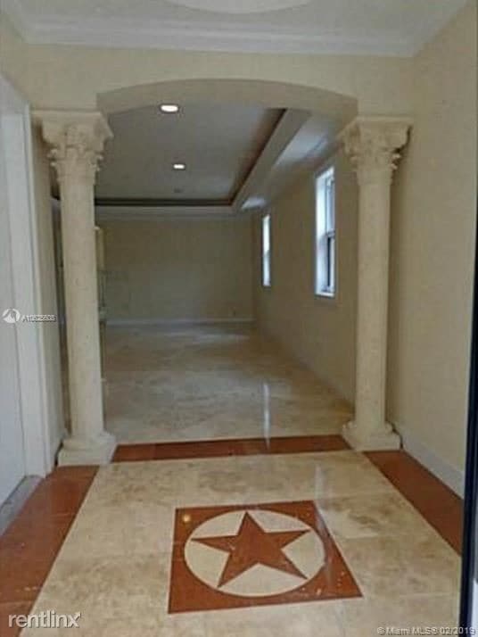 Building Photo - 3 br, 2 bath  - 3065 New York St # 3065B