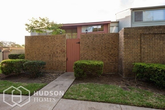 Foto del edificio - NOW AVAILABLE! - 69 Chervil Common St, Lak...