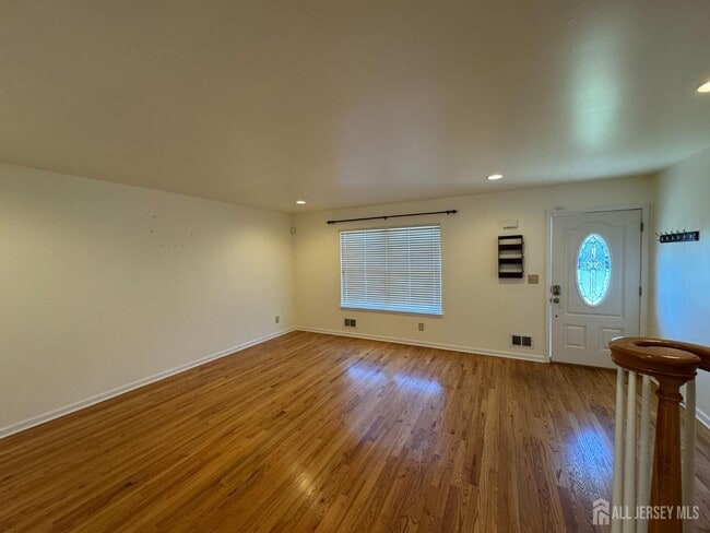 Building Photo - 202 Runyon Ave