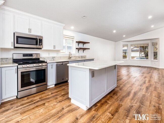 Building Photo - Spacious 3 Bedroom House in Desirable East Vancouver with Double Garage!