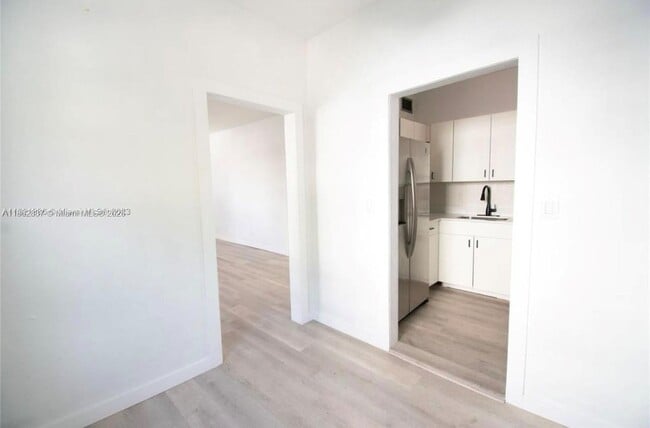 Foto del edificio - 3308 S Le Jeune Rd