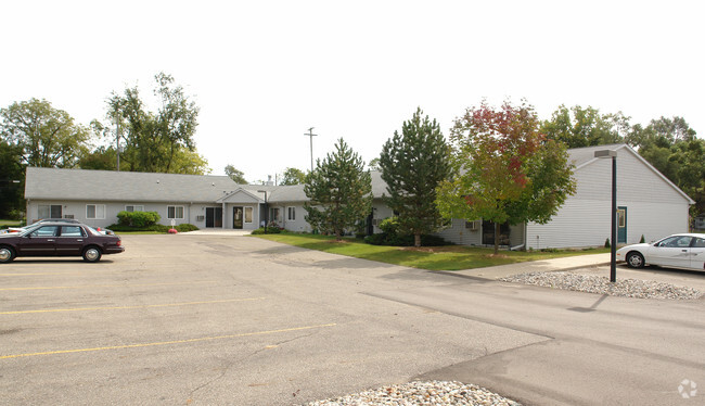 Building Photo - Carriage Towne Place I