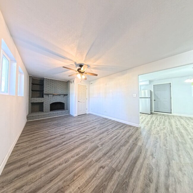 Foto del edificio - 2715 Summer Meadows Dr