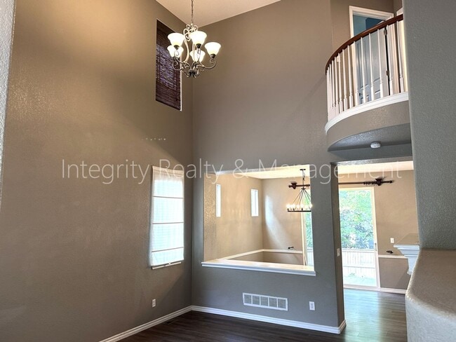 Building Photo - 10644 Wildhurst Cir