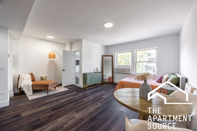 Building Photo - 1555 W Hollywood Ave