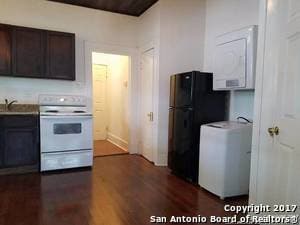 Building Photo - 826 Erie Ave