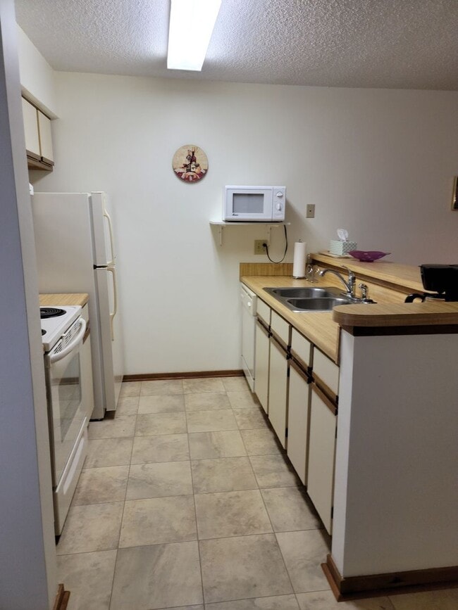 Building Photo - Little River Inn - Long Term Rental in Little River, SC