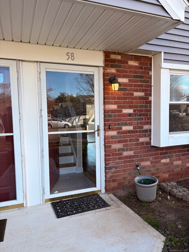 Foto del edificio - 211 E Main St