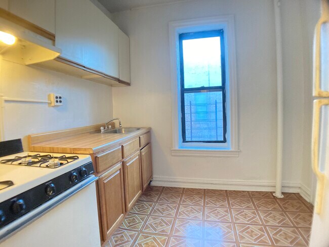 Foto del edificio - 4530 Broadway