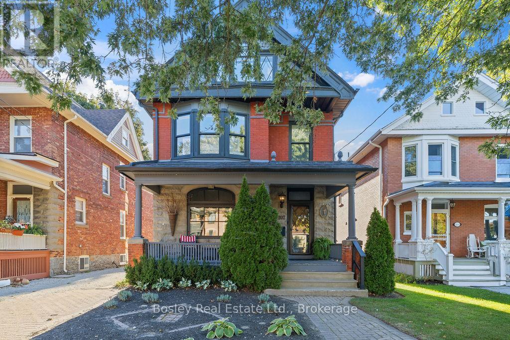 Primary Photo - 202 Pine St