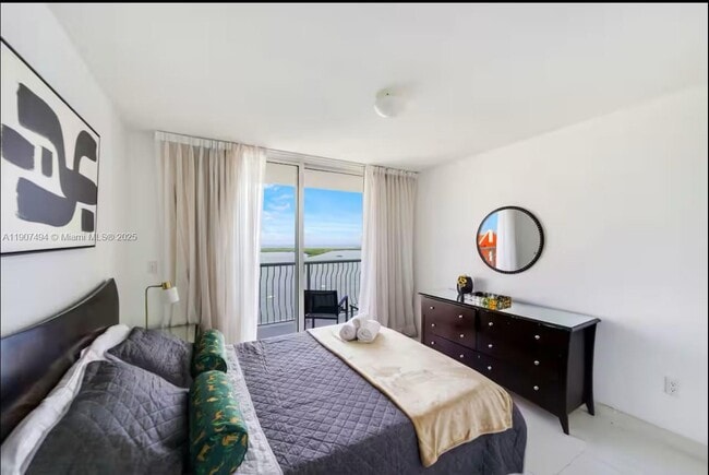 Building Photo - 1200 Brickell Bay Dr