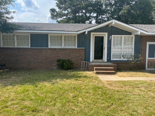 Building Photo - 3113 Huntley St