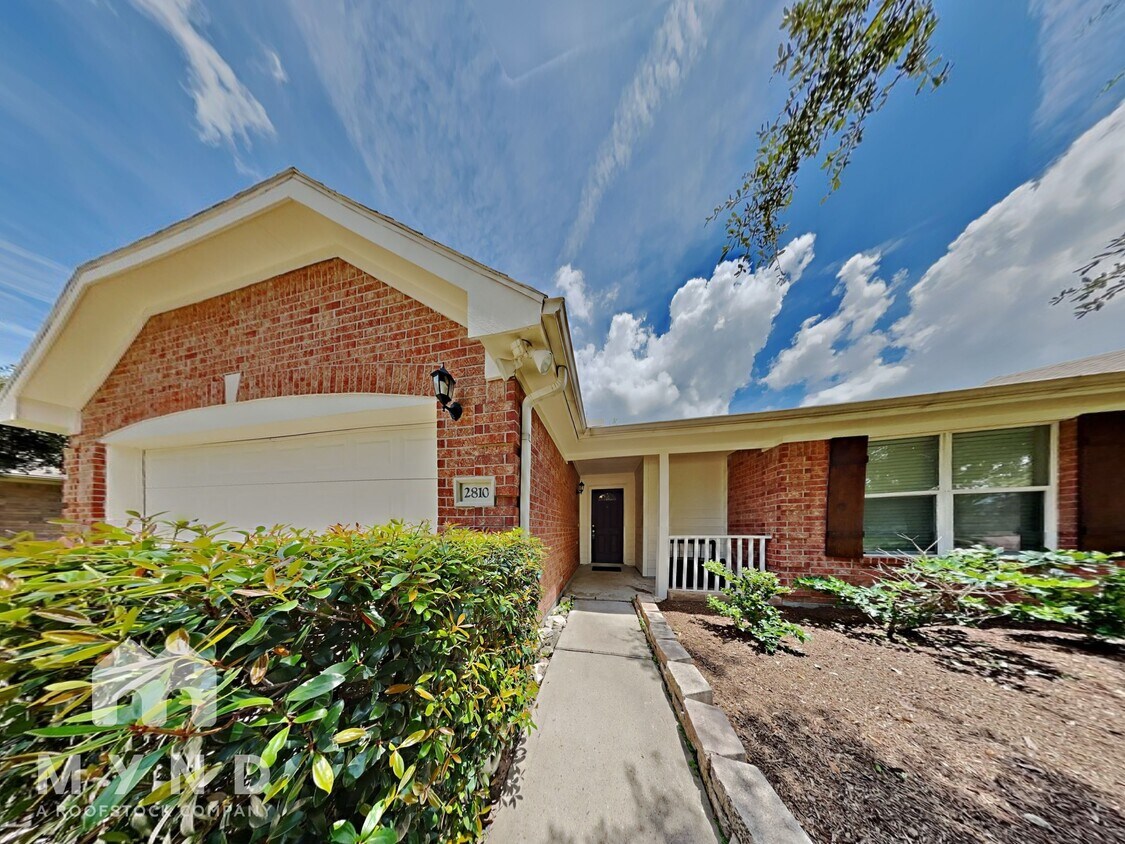 Primary Photo - 2810 Orchid Tree Ln