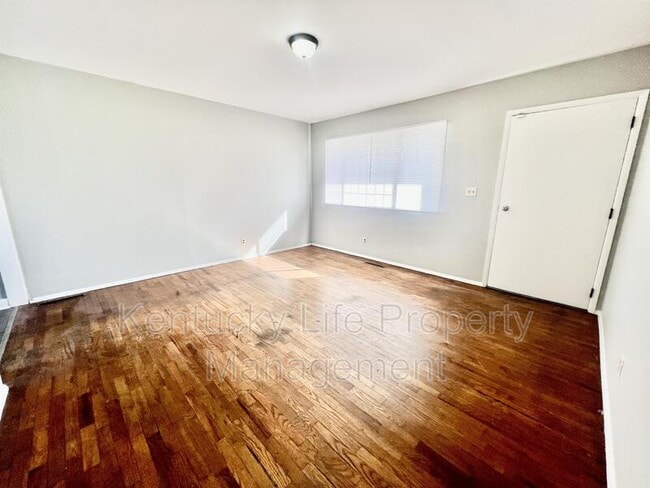 Building Photo - 106 Tulip Dr
