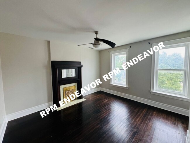 Building Photo - 4249 Chouteau Ave