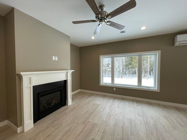 Building Photo - 4371 Lavaque Rd
