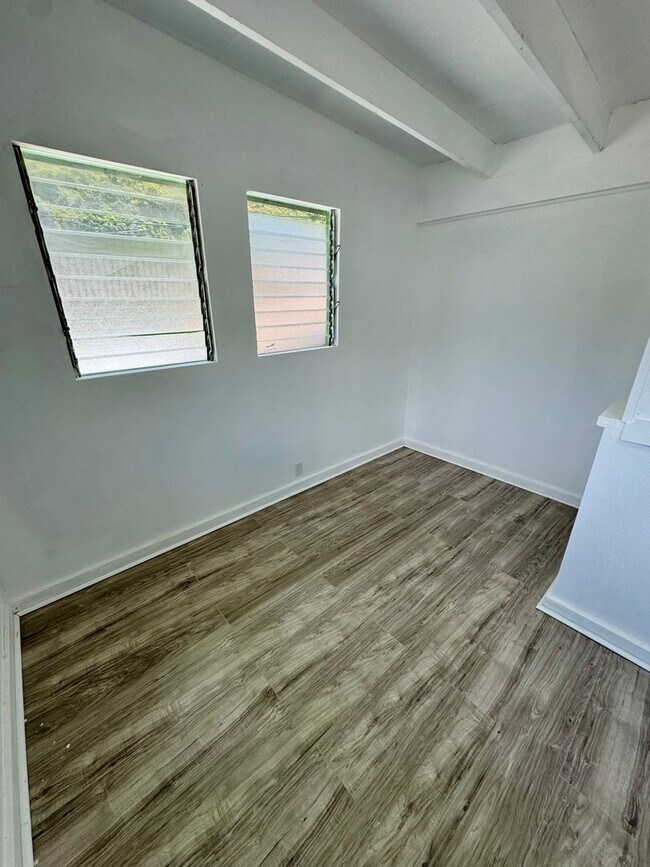 Foto del edificio - Studio unit w/ all utilities included in K...