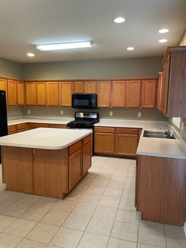 Foto del edificio - Spacious 4 Bedroom, 2.5 Bath Home in Brookmere West