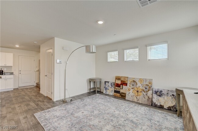 Building Photo - 360 Summer Sparrow Ave