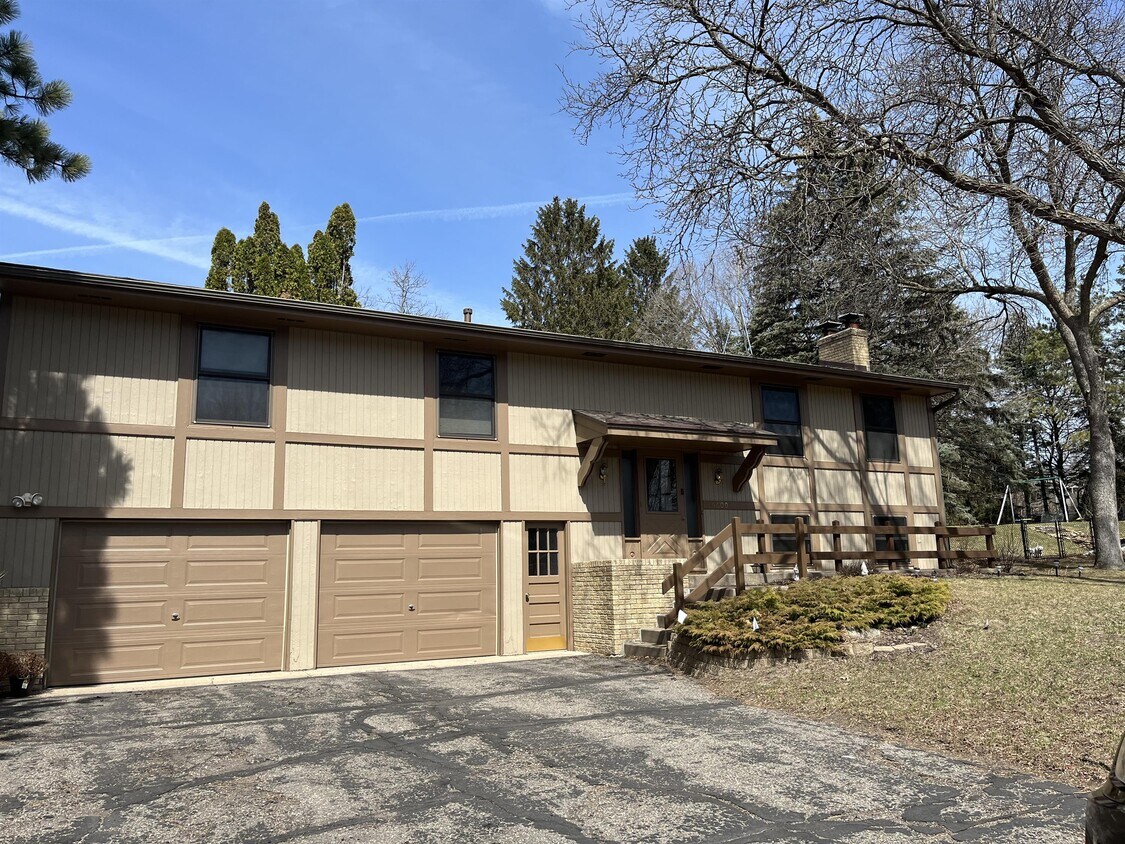 16600 Lakeland Dr, MN 55345 House Rental in