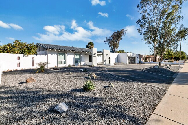 Foto del edificio - 5410 E Cactus Rd