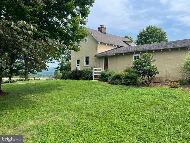 Building Photo - 5646 Merry Oaks Rd