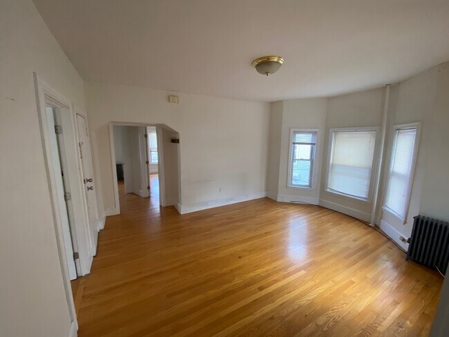 Building Photo - 46 Derby St