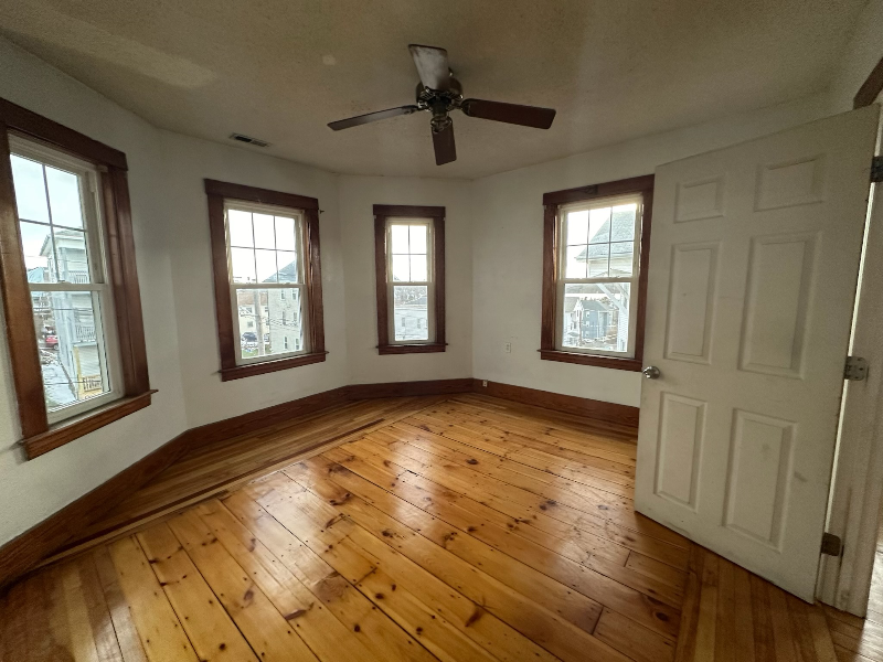 Primary Photo - 11 Bourne St