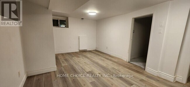 Photo du bâtiment - 82 Maple St