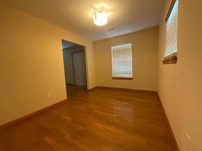 Foto del edificio - Short term - Clean and tidy 3 bedroom/1 bath near Cherokee Park