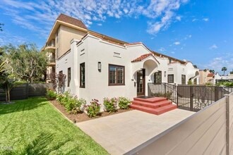 Building Photo - 520 S Los Robles Ave
