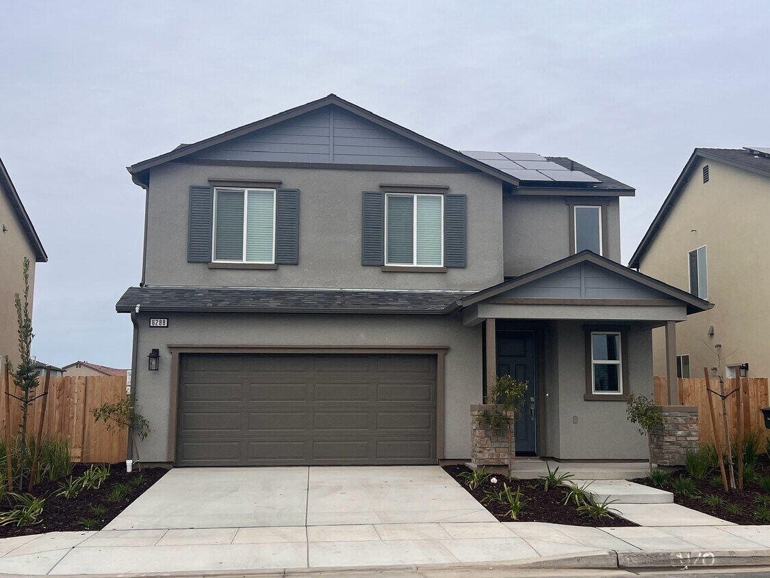 Foto principal - 6288 W Swift Ave