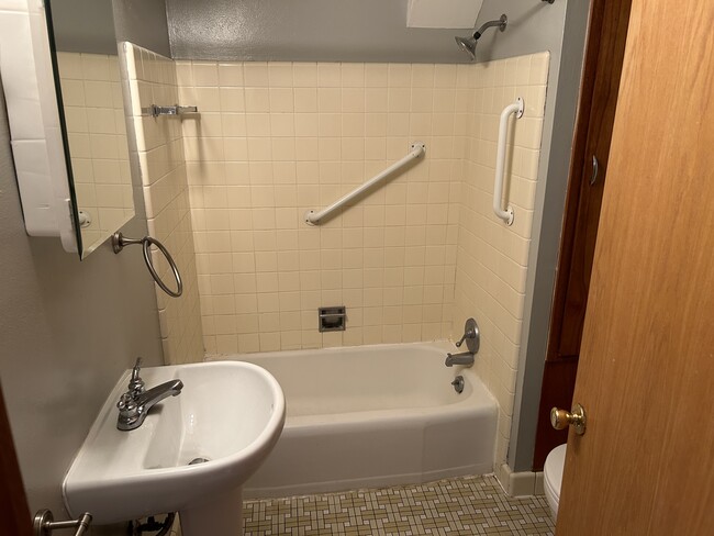 Building Photo - 1133 Vilas Ave