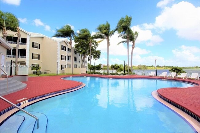 Building Photo - 2861 N Oakland Forest Dr