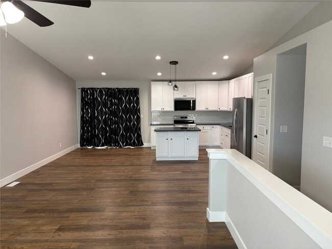 Building Photo - 1158 Marathon Dr