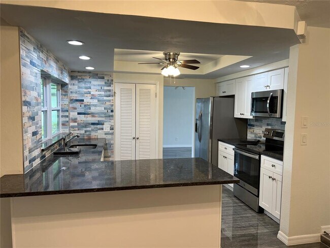 Building Photo - 3601 Floramar Terrace