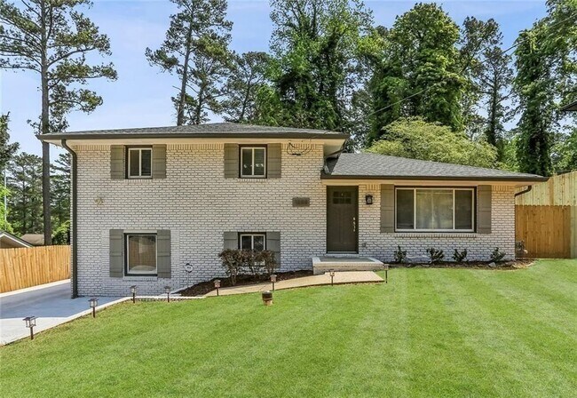 Building Photo - 1888 La Mesa Ln