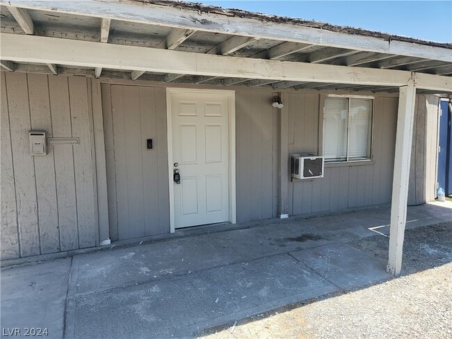 Building Photo - 1610 W Donner St