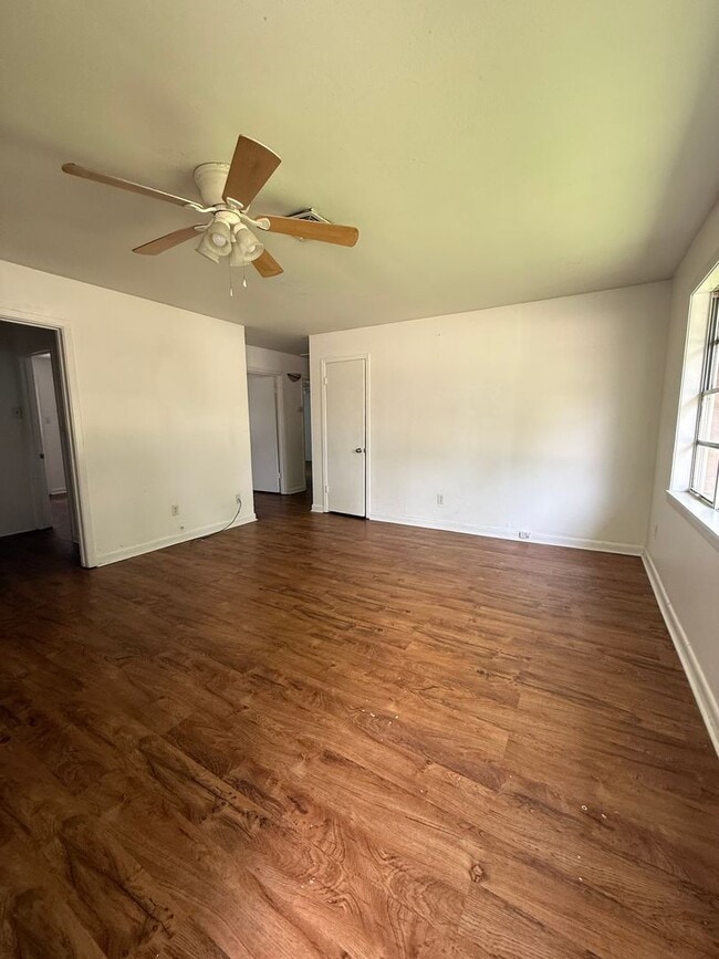 Foto del edificio - 4101 Glen St