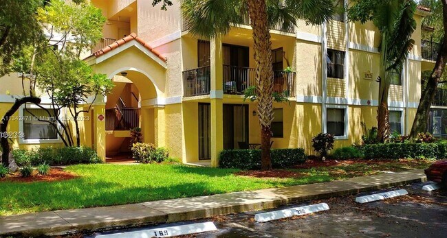 Foto del edificio - 10111 W Sunrise Blvd