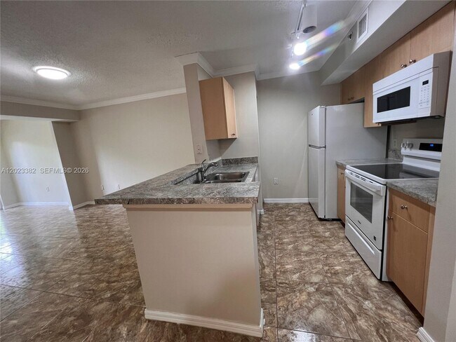 Building Photo - 2496 Centergate Dr