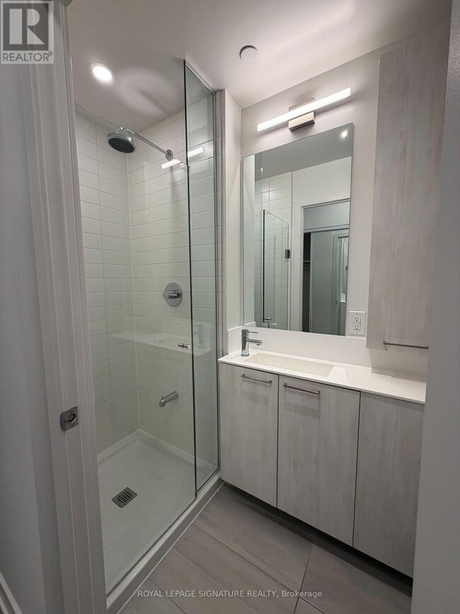 Building Photo - 40 Lagerfeld Dr