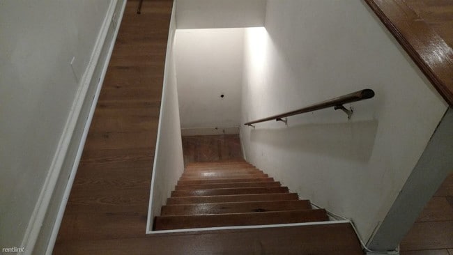 Building Photo - 1 br, 1 bath Apartment - 6118 Greene St