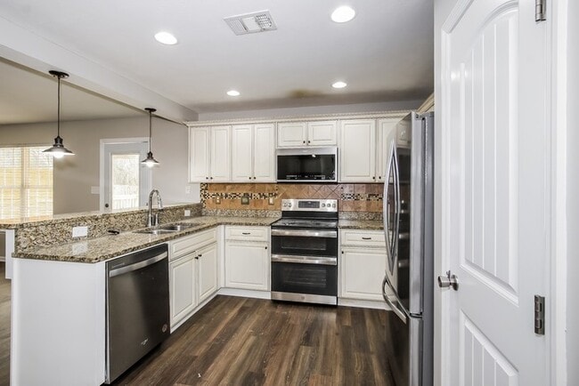 Building Photo - 1484 Collins Dr