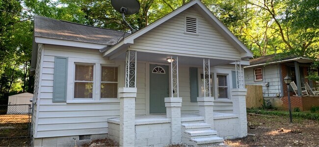 Building Photo - 412 E Chappell St